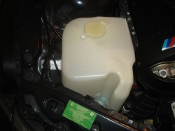 S54 M Coupe Washer Fluid Reservoir